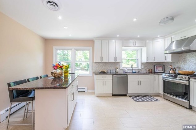 19 Edith St, Westwood NJ  07675-7105 exterior