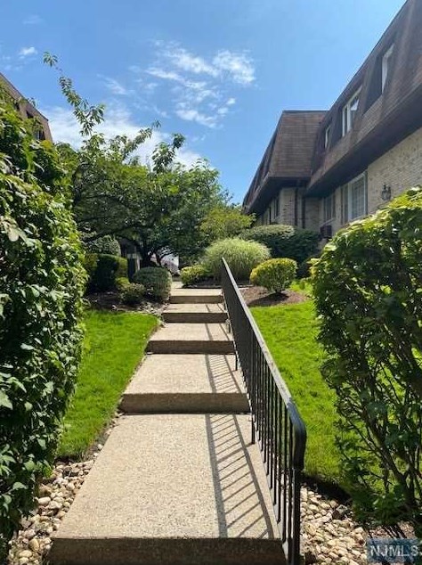 176 S Washington Ave #c4, Bergenfield, NJ 07621