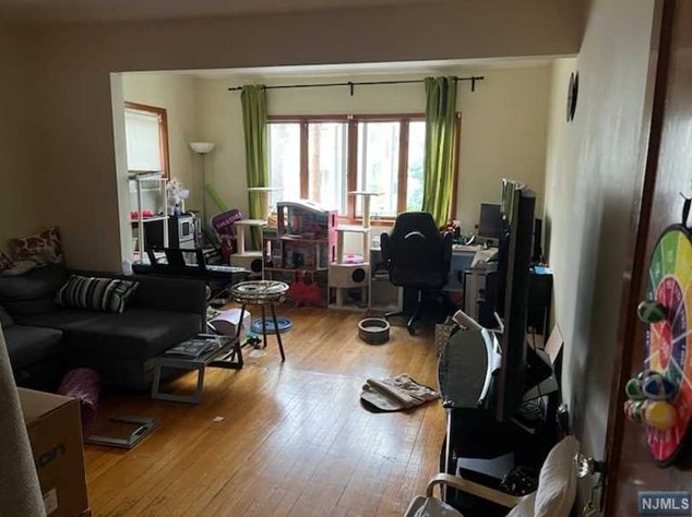 162 Hayward Pl #1, Wallington, NJ 07057