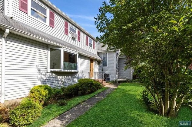 185 6th St, Cresskill, NJ 07626