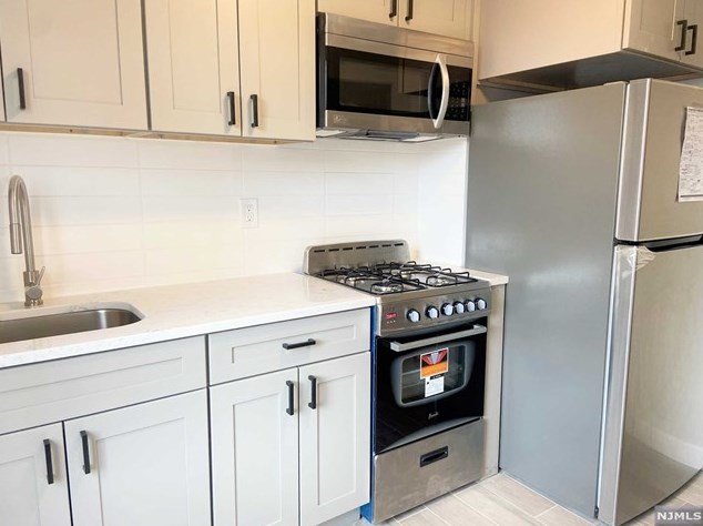 418 Main St #c4, West Fort Lee, NJ 07024