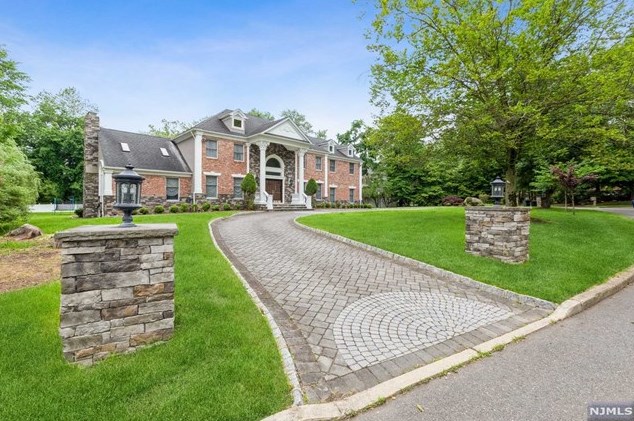 40 Churchill Rd, Westwood, NJ 07675-7012