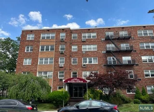 2200 Center Ave #c5, West Fort Lee, NJ 07024