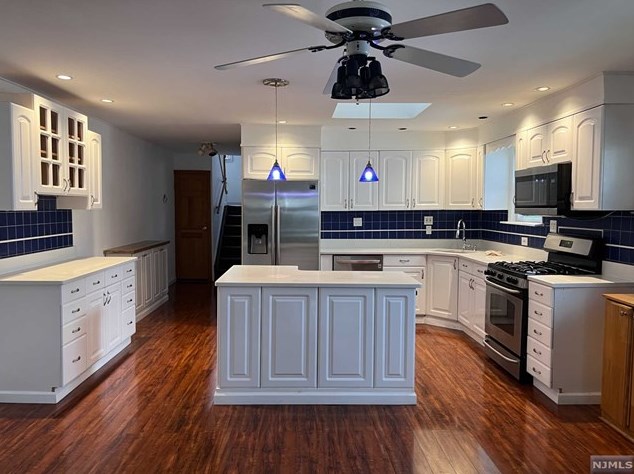 102 Mckinley Ave, Dumont, NJ 07628