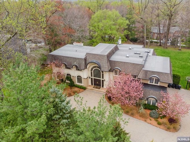 82 Jackson Dr, Cresskill, NJ 07626