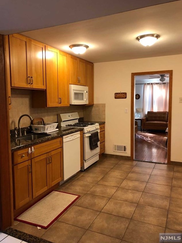 36 Noel Dr, North Arlington, NJ 07031