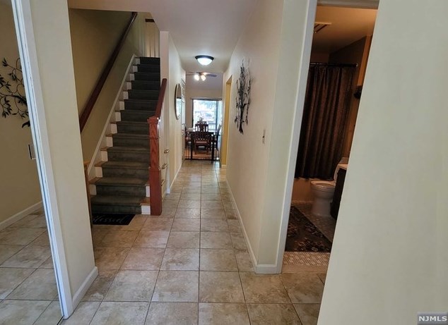 29 Holiday Ct, Westwood NJ  07675-5725 exterior