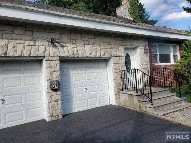 37 E Bayview Ave, Englewood, NJ 07632