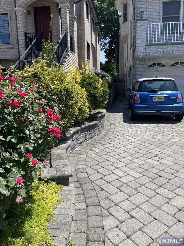 528 Lawn Ave #1st Fl, Palisades Park, NJ 07650