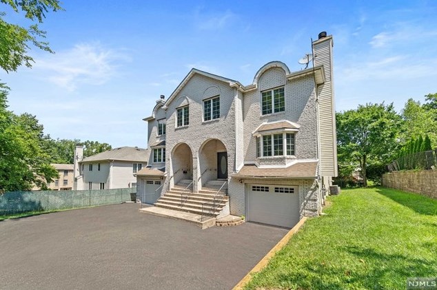 457 Grandview Ave, Englewood, NJ 07631