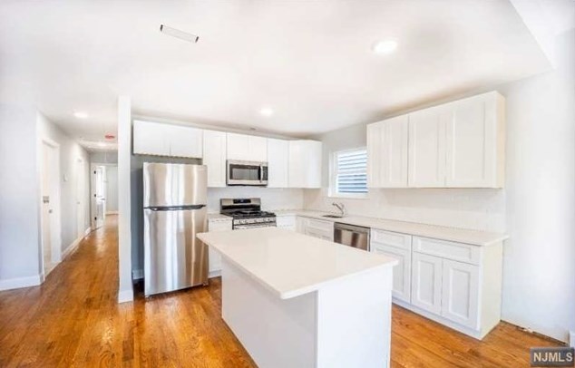 21 Shaw Ave, Newark NJ  07112-1525 exterior