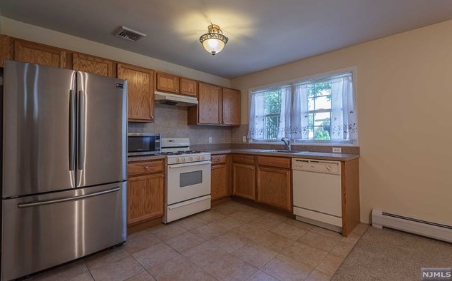 126 Prospect St, Paramus, NJ 07652