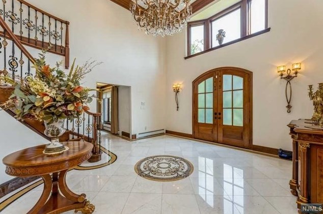 806 Sussex Rd, Franklin Lakes, NJ 07417