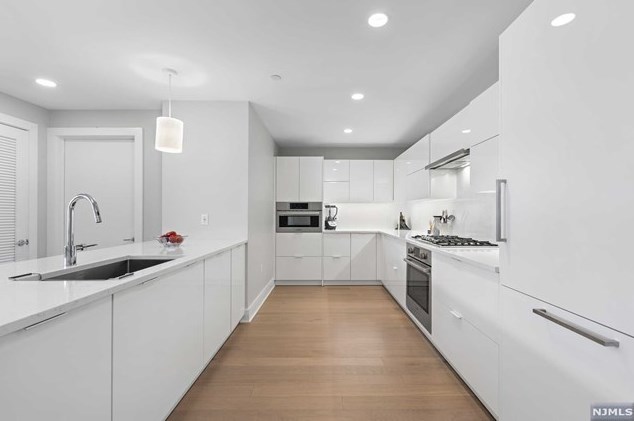 9 Ave At Port Imperial #1118, West New York, NJ 07093