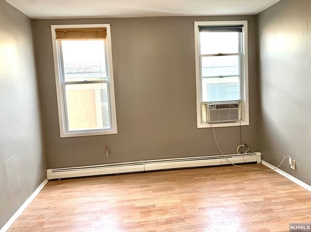 6 6th St #2, East Newark, NJ 07029