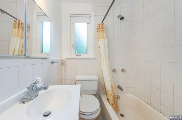 99 Chesapeake Ave, Lake Hiawatha NJ  07034-1715 exterior