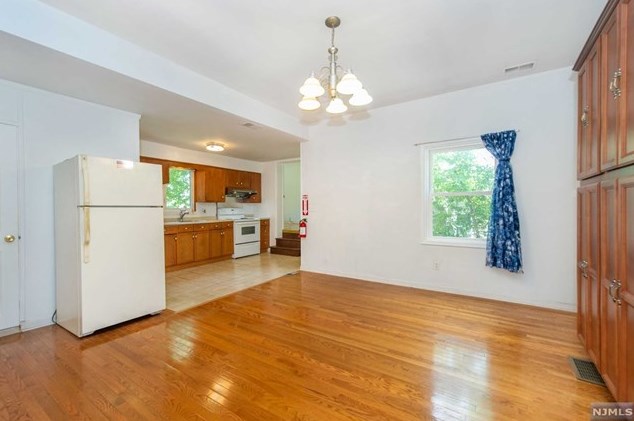 99 Chesapeake Ave, Lake Hiawatha NJ  07034-1715 exterior