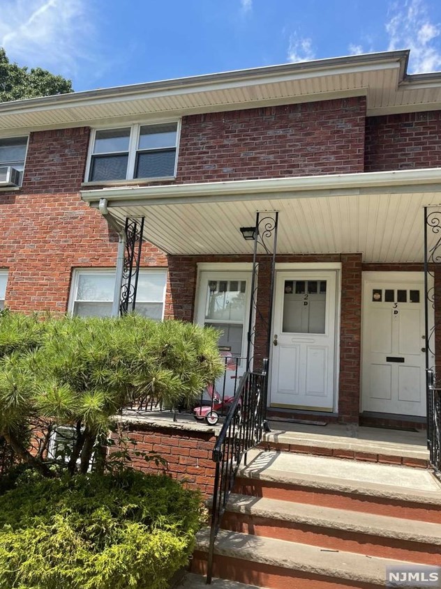 300 E Homestead Ave Apt D2, Palisades Park, NJ 07650