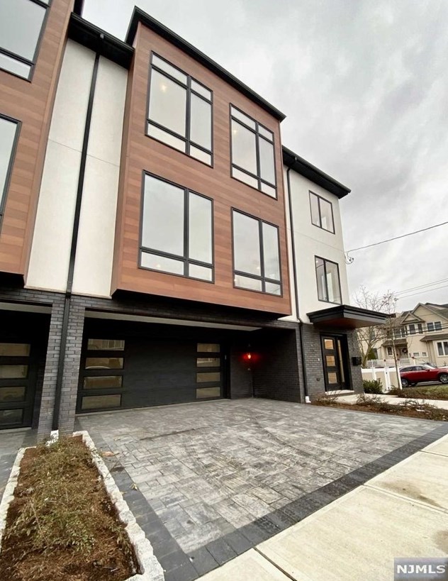 1160 14th St, West Fort Lee, NJ 07024-1762