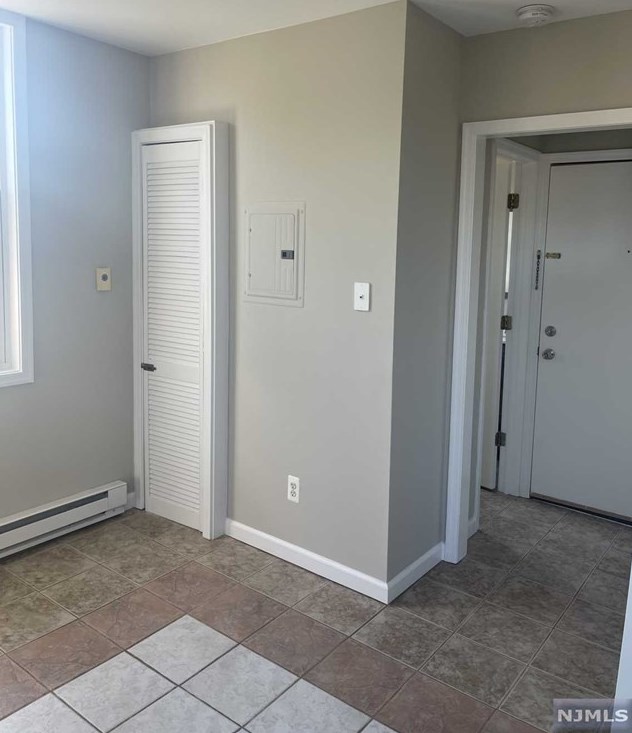 122 Clinton Pl Apt 5, East Rutherford, NJ 07073