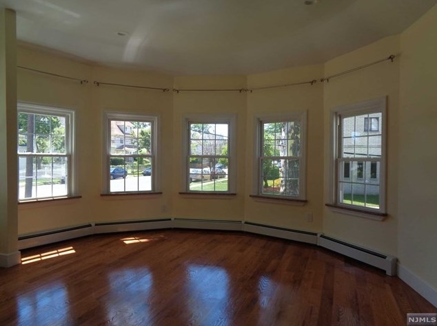 295 Park St, Hackensack NJ  07601-4302 exterior