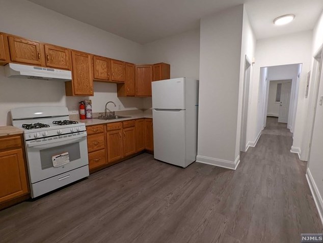 366 Schuyler Ave #2, Kearny, NJ 07032