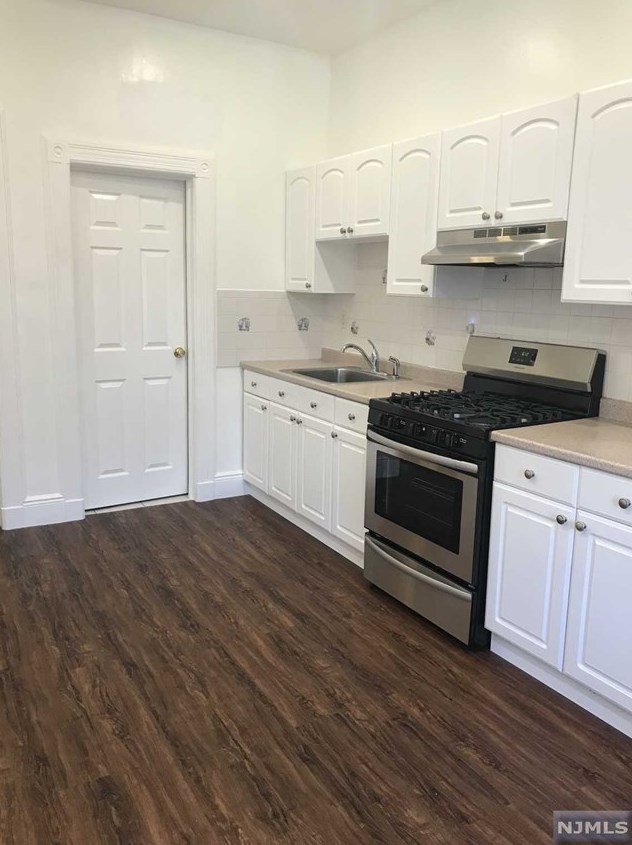 814 23rd St, Union City, NJ 07087