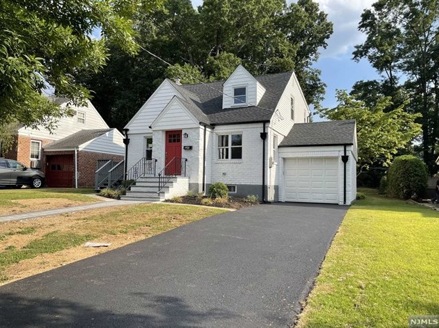 643 Taco Ave, Westwood, NJ 07675