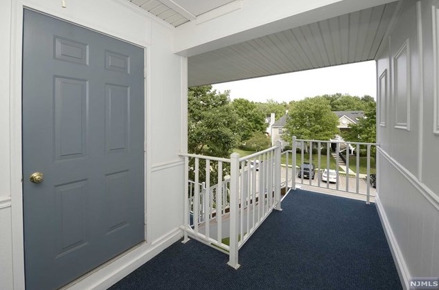 1147 Sycamore Ln, Mahwah, NJ 07430