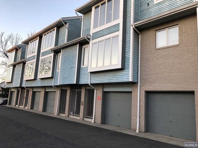 109 Stuyvesant Ave Apt 2b, Lyndhurst, NJ