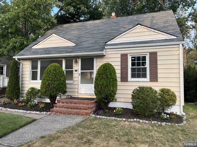 457 Van Buren St, Ridgewood, NJ 07450