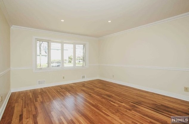 126 Morningside Rd, Paramus NJ  07652-1600 exterior