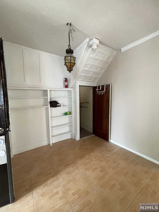 41 Osborne Ter, Newark NJ  07108-1709 exterior