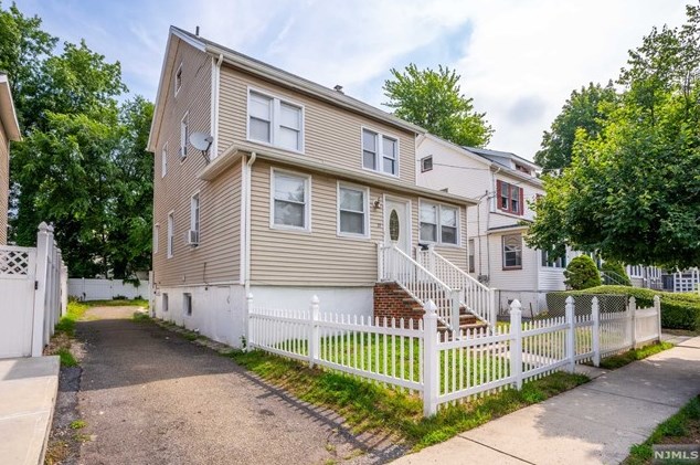 37 Florence St, Englewood, NJ 07631