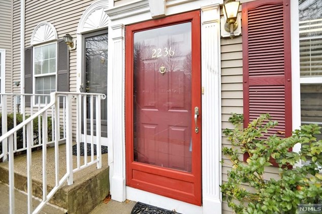 2236 Margaret Ct, Mahwah, NJ 07430