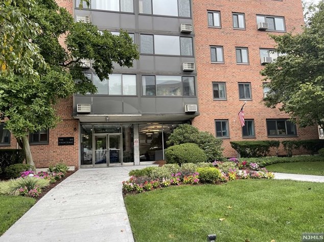 90 Prospect Ave #7f, Hackensack, NJ 07601