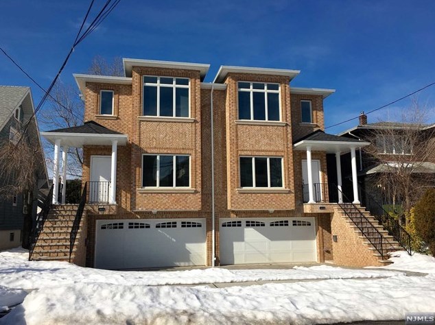 269 3rd St #a, Palisades Park, NJ 07650