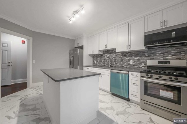 147 W Palisade Ave, Englewood, NJ 07631