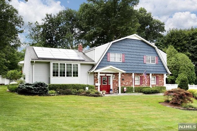 418 Longview Ct, Rockleigh, NJ 07647
