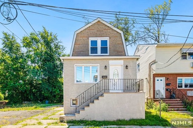 289 Montclair Ave, Vauxhall, NJ 07088-1316