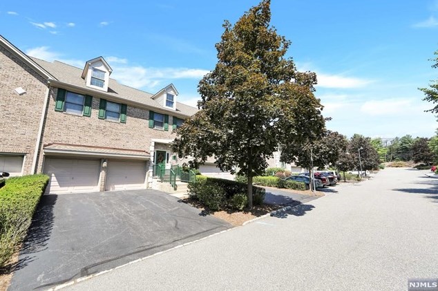112 Laurel Brook Rd #112, Montvale, NJ 07645