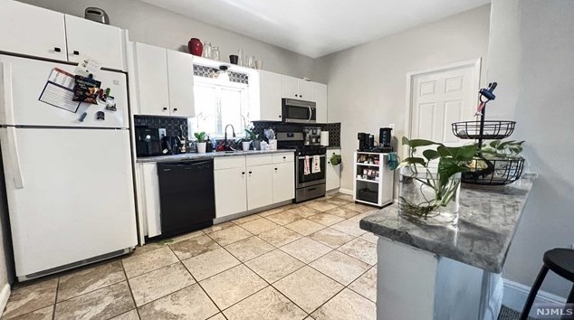 89 Prospect St #2, Lodi, NJ 07644