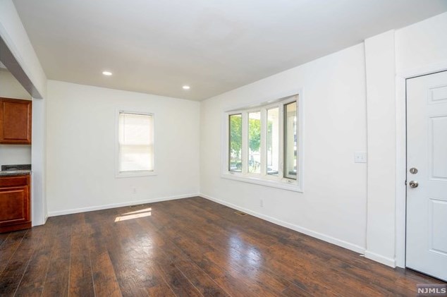 261-263 Weequahic Ave, Newark, NJ 07112