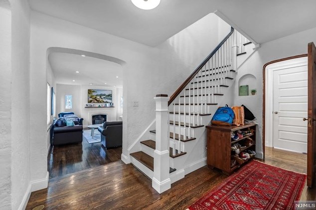 317 Booth Ave, Englewood, NJ 07631