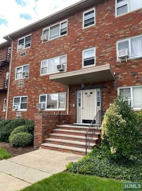 2430 8th St #c4, West Fort Lee, NJ 07024