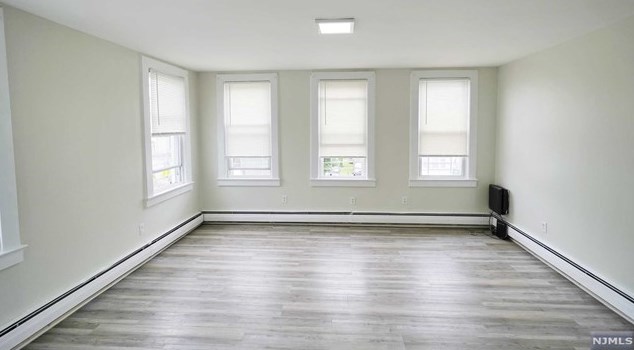 26 Pamrapo Ave, Jersey City, NJ 07305