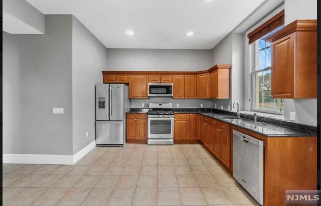 1 John St #19, Paterson, NJ 07508