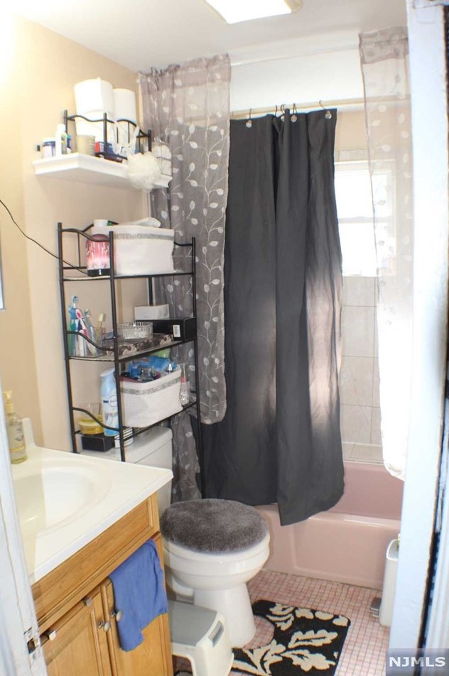 22 E Forest Ave, Teaneck, NJ 07666
