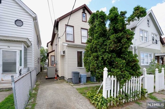 20 Commerce St, Outwater, NJ 07026
