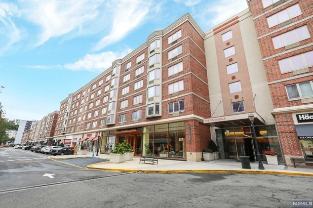 5302 City Pl #5302, Edgewater, NJ 07020